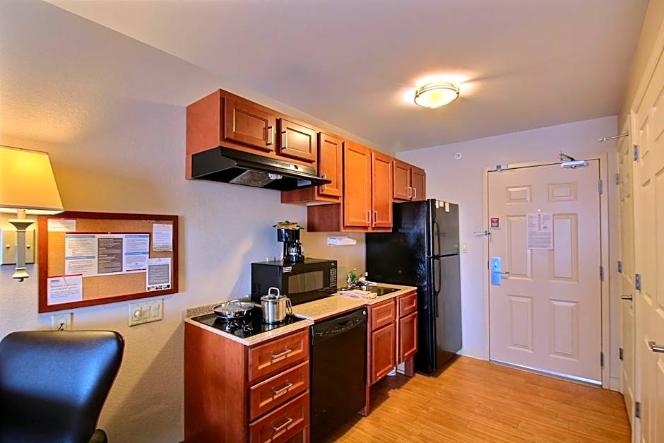 Candlewood Suites Milwaukee Airport - Oak Creek By IHG