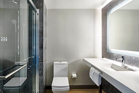 Room, 2 Double Beds, City View