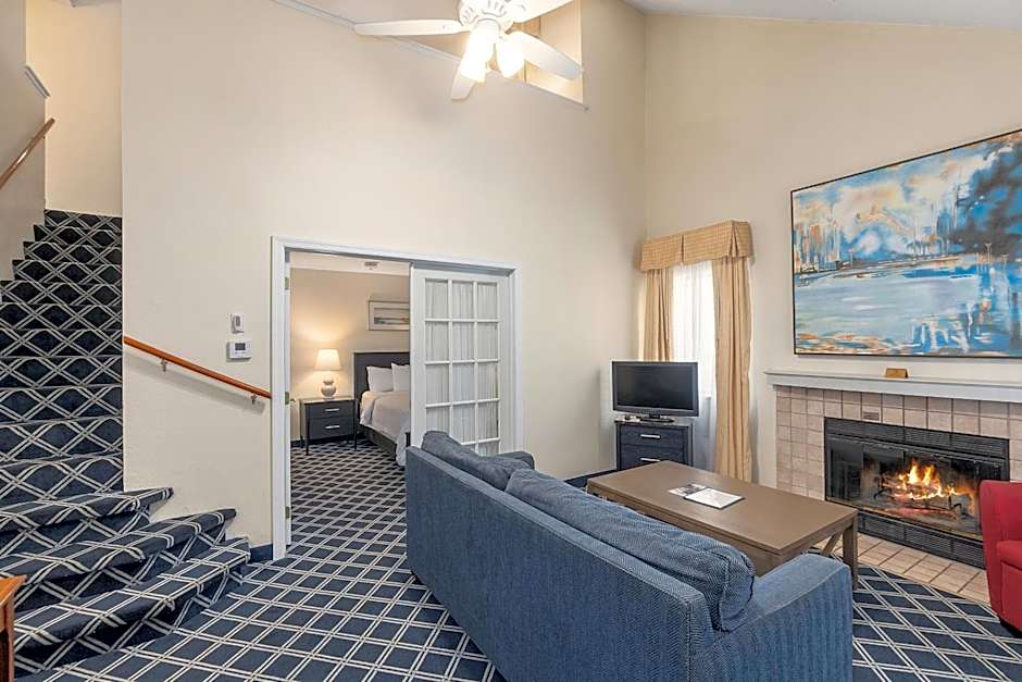 Residences at Daniel Webster