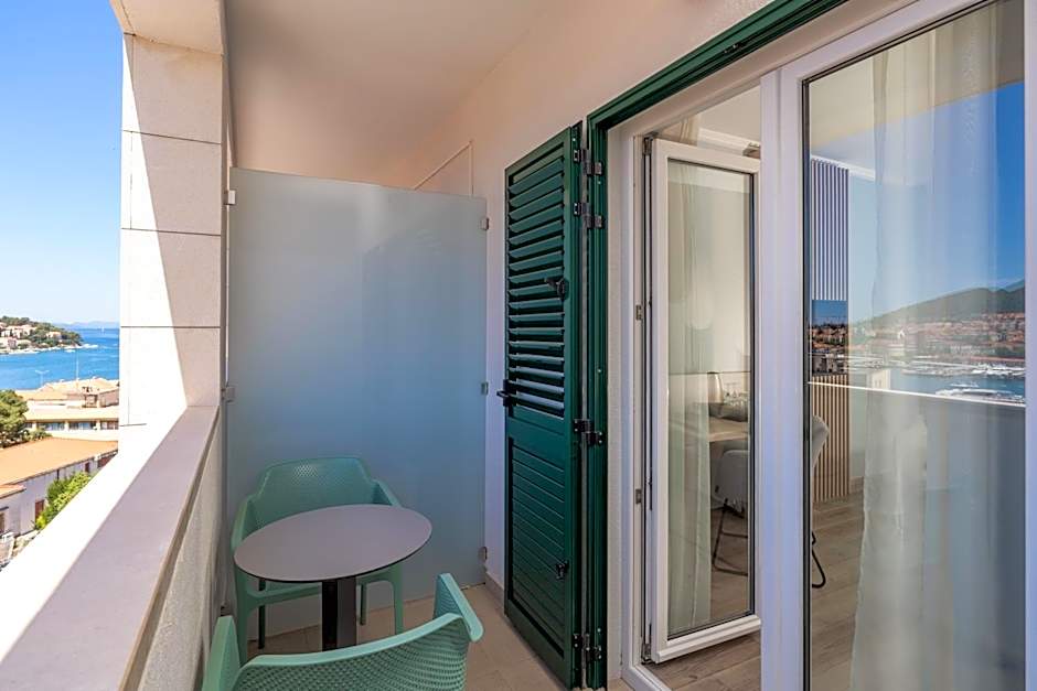 Berkeley Hotel & Day Spa