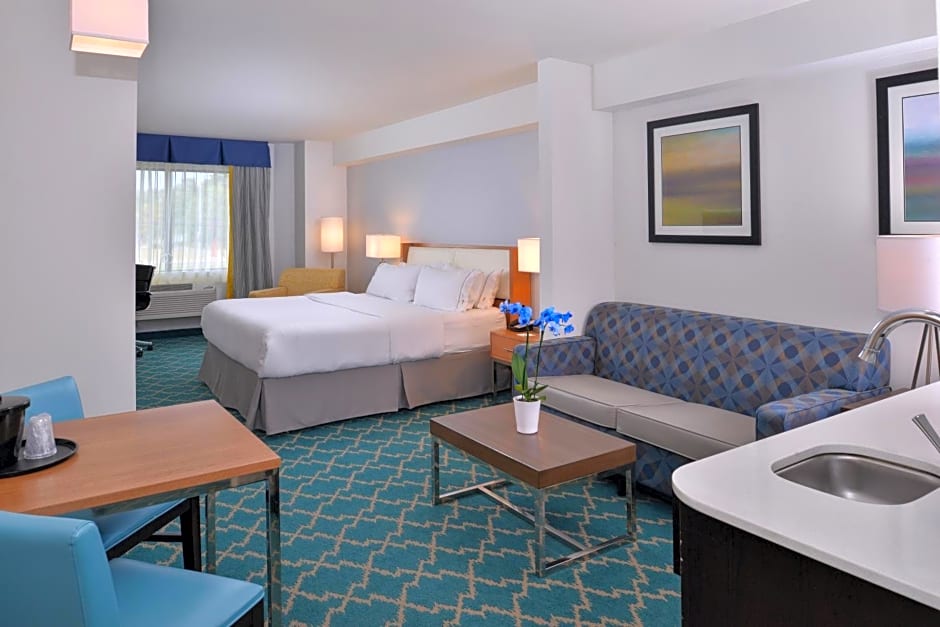 Holiday Inn Express and Suites West Ocean City By IHG
