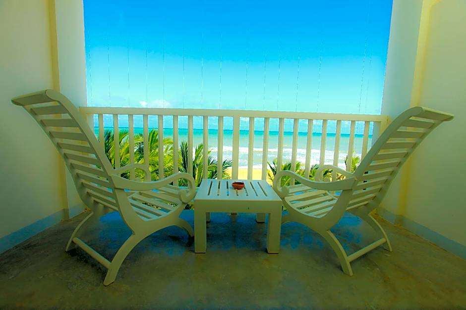 Beacon Beach Hotel