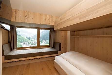 Family Room with Mountain View