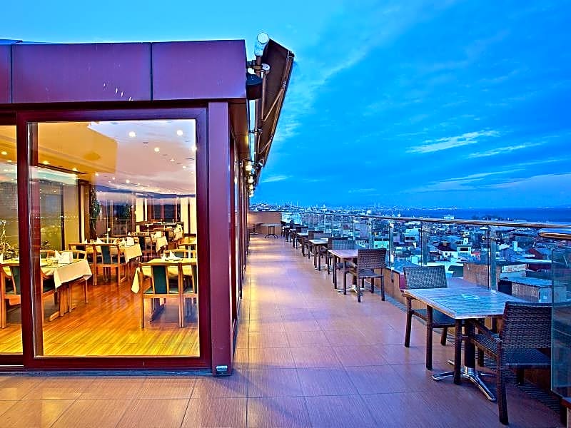 Grand Madrid Hotel