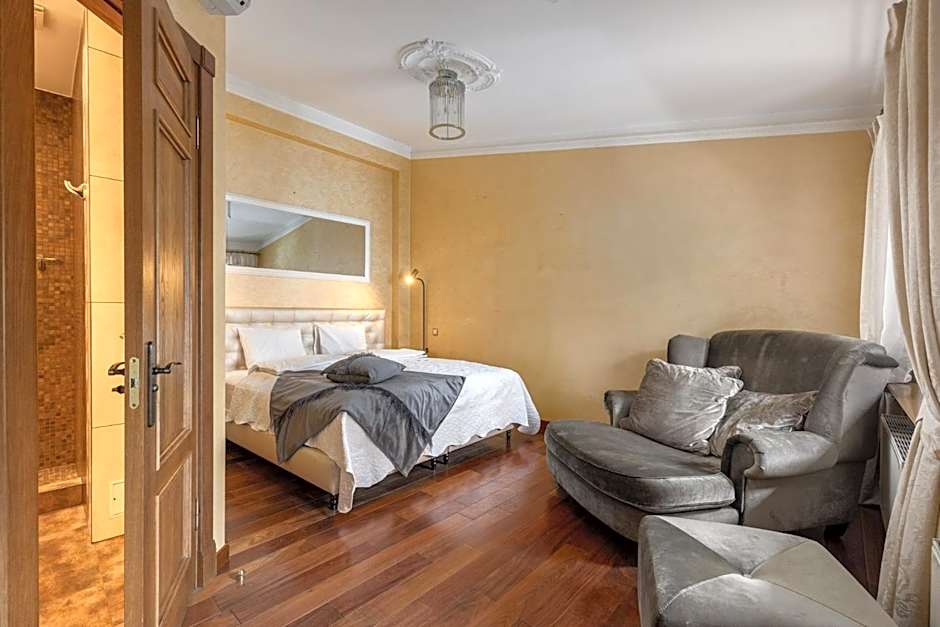 Photo 1 of 14 of Suite, Terrace