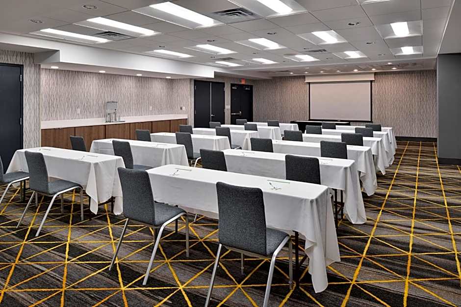 Holiday Inn Hotel & Suites Overland Park-Convention Center By IHG