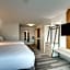 Holiday Inn Express & Suites Galesburg By IHG