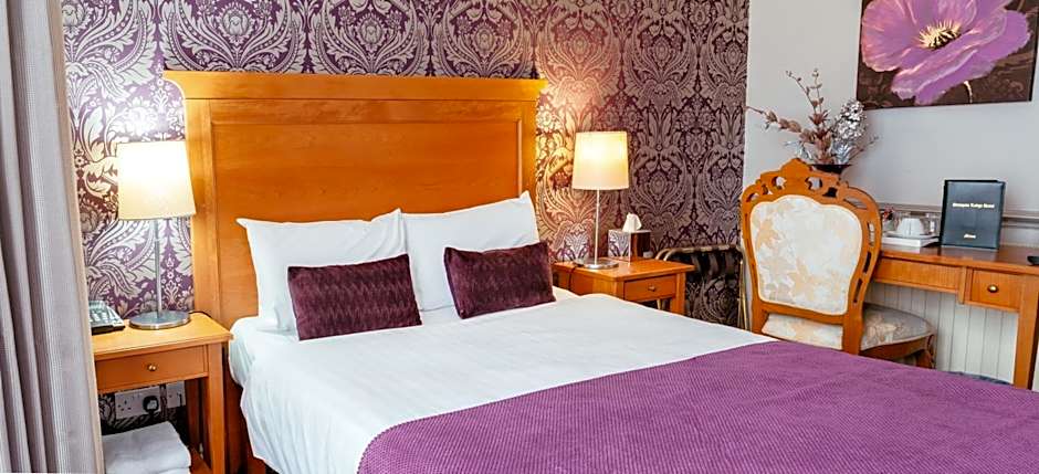 Pymgate Lodge Airport Hotel