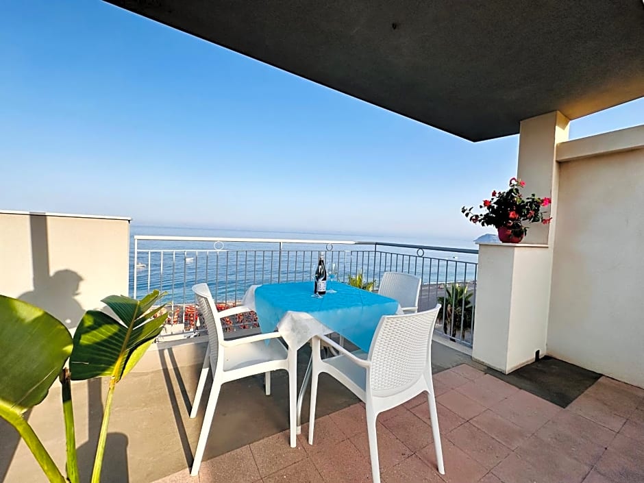 Maniel Beach Hotel