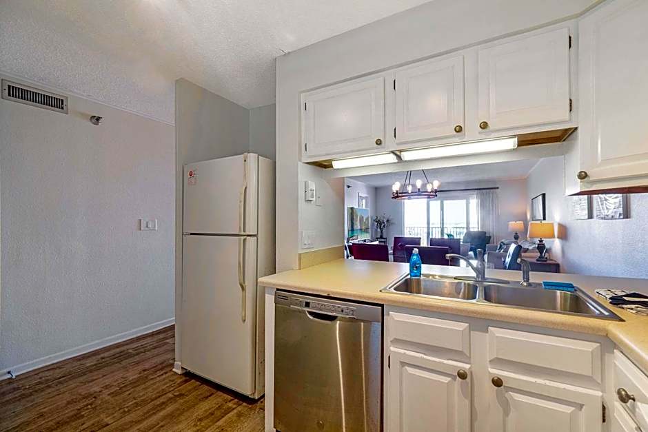 Emerald Oasis, Emerald Oasis- Gulf Front, Great for Families and Close to Destin Harbor!