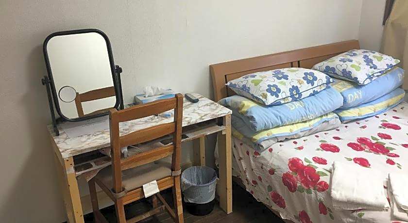 Lucky Hostel