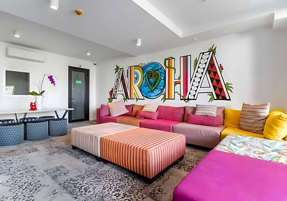 Roomie Apartment Hotel