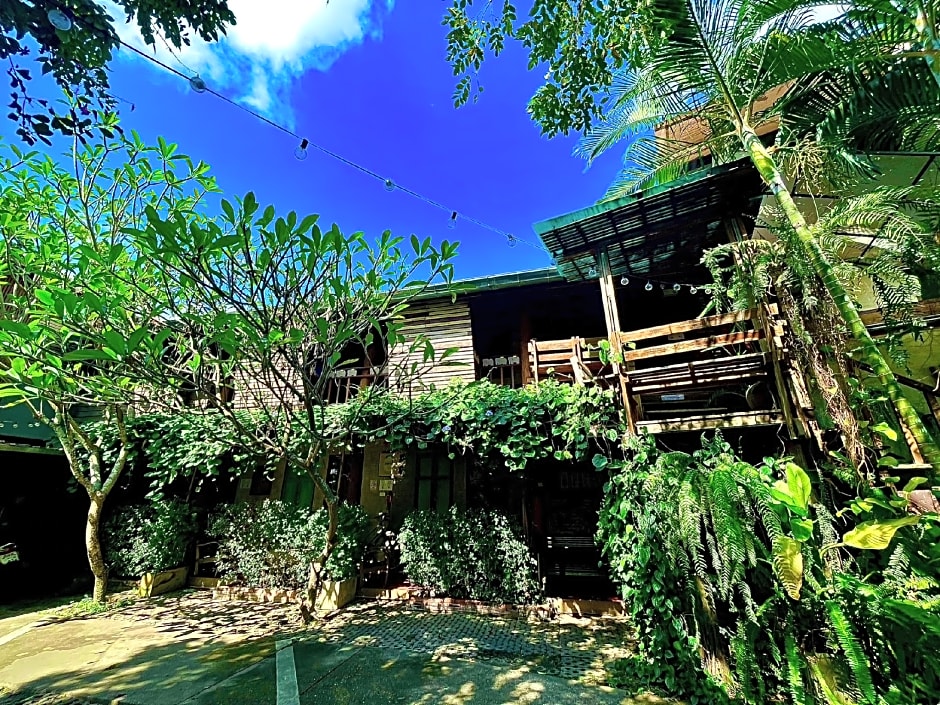 Huen Chang Puek Hotel