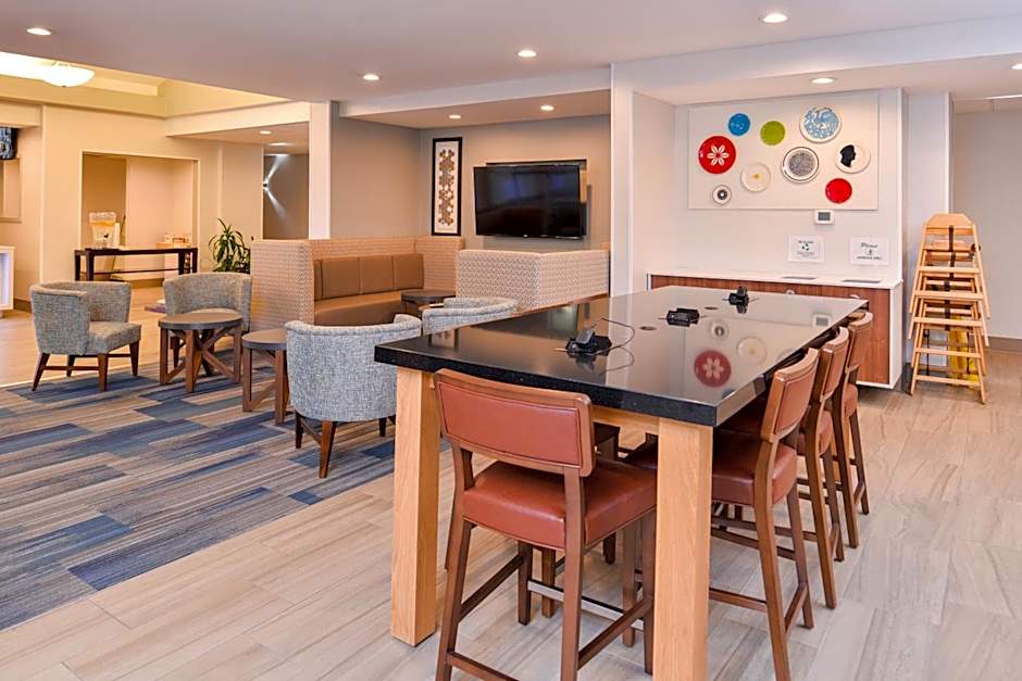 Holiday Inn Express & Suites Lacey  Olympia By IHG