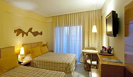 Deluxe Triple Room with Balcony (3 Adults + 1 Child)