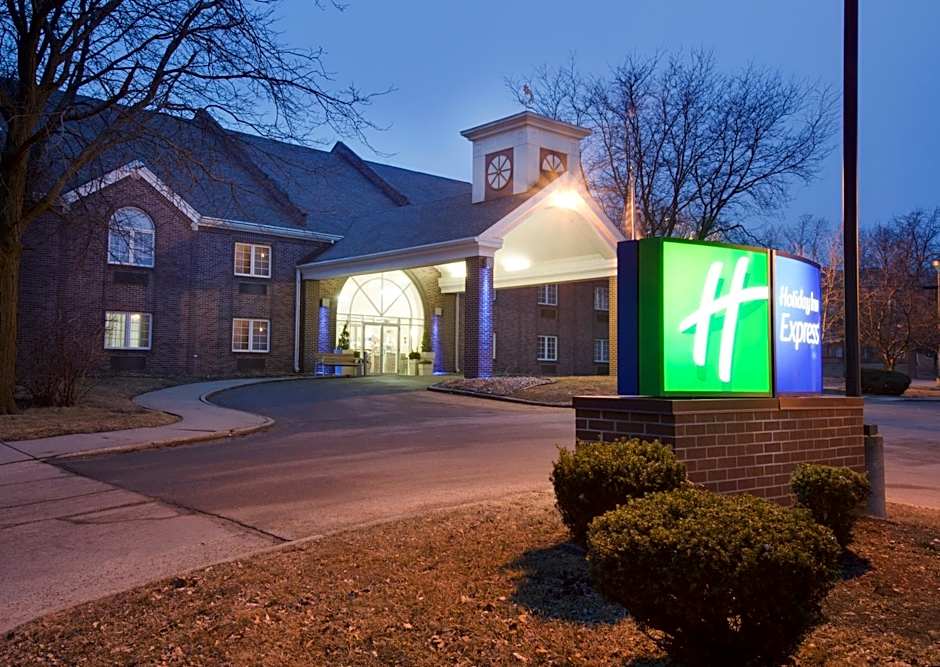 Holiday Inn Express Des Moines-At Drake University, an IHG Hotel