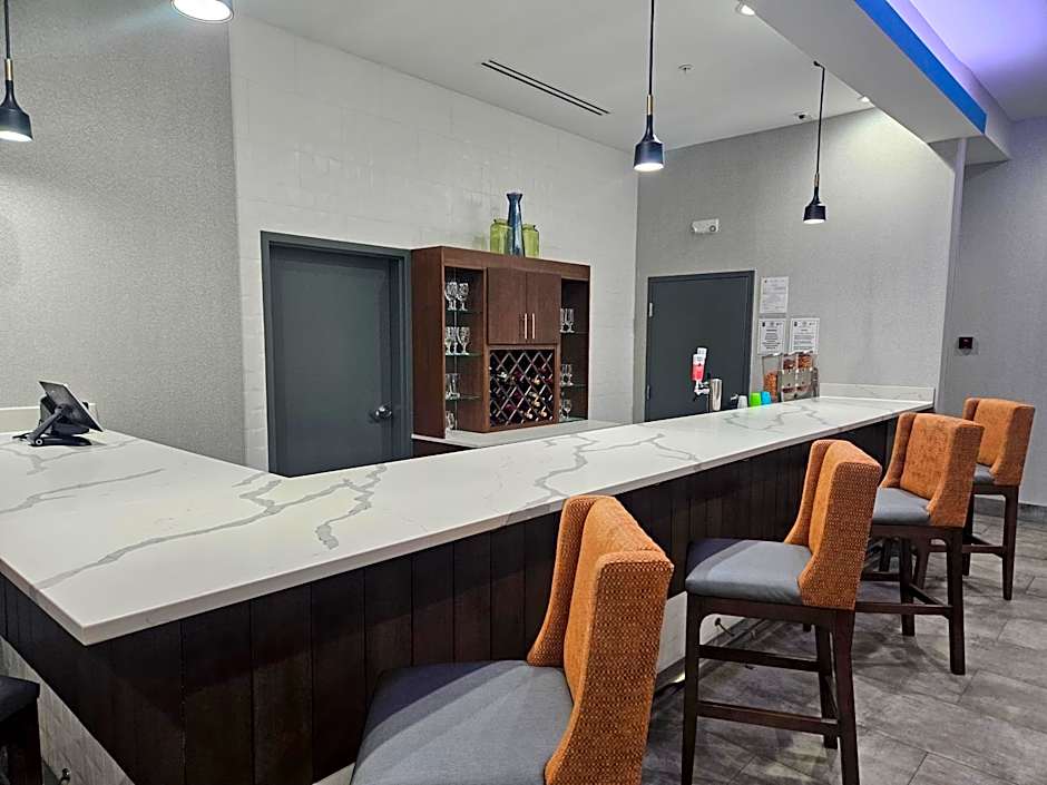 La Quinta Inn & Suites by Wyndham Brunswick/Golden Isles