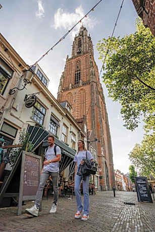 Long John's Pub & Hotel