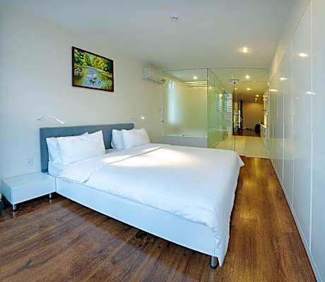 Lucky Residence Suites