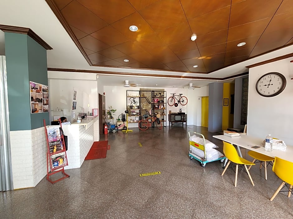 Y Hotel