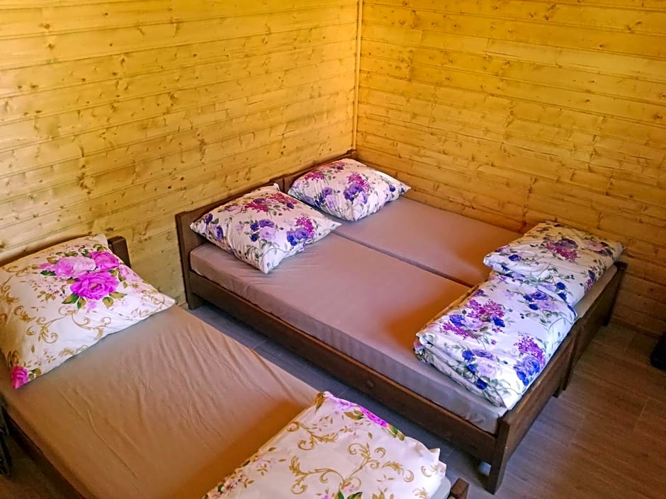 JANTAR Pokoje i Domki u Reni