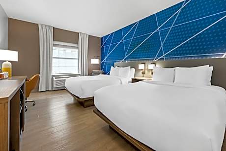 2 Queen Beds Nonsmoking