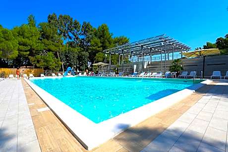 Castroboleto Village