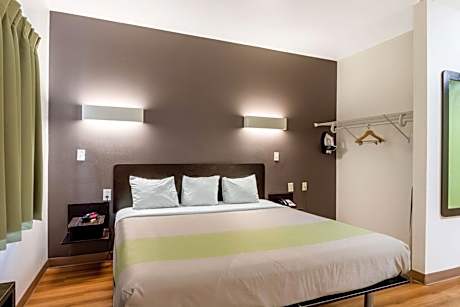 King Room - Non-Smoking