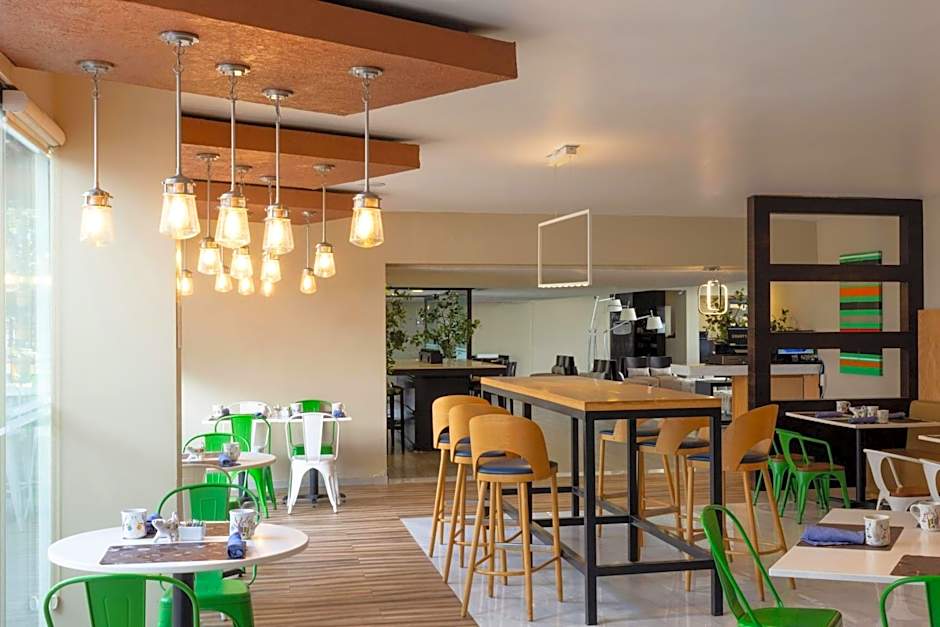Courtyard by Marriott Toluca Airport