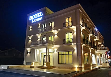 Hotel Lazaro