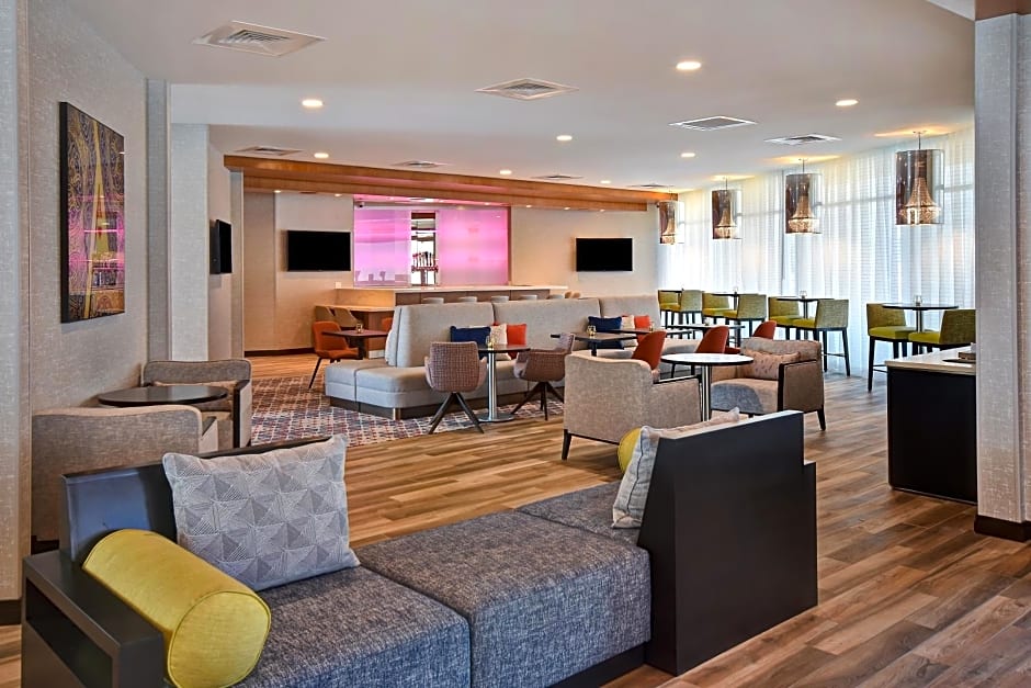 Hampton Inn & Suites Las Vegas Convention Center - No Resort Fee