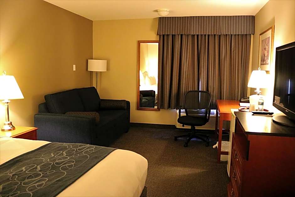 Nomad Hotel & Suites