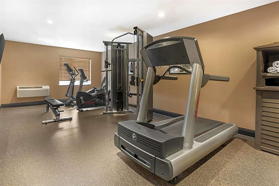 Best Western Plus Country Meadows Inn