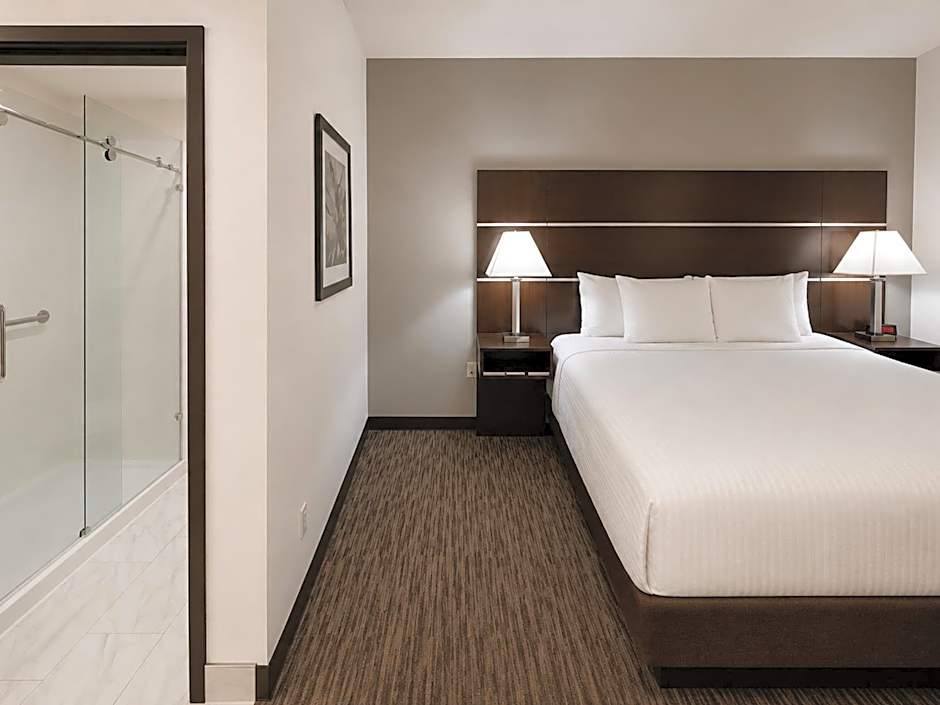 Atrium Hotel And Suites Dfw Airport