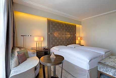 Family Package, Two Adjacent Rooms (non connecting)