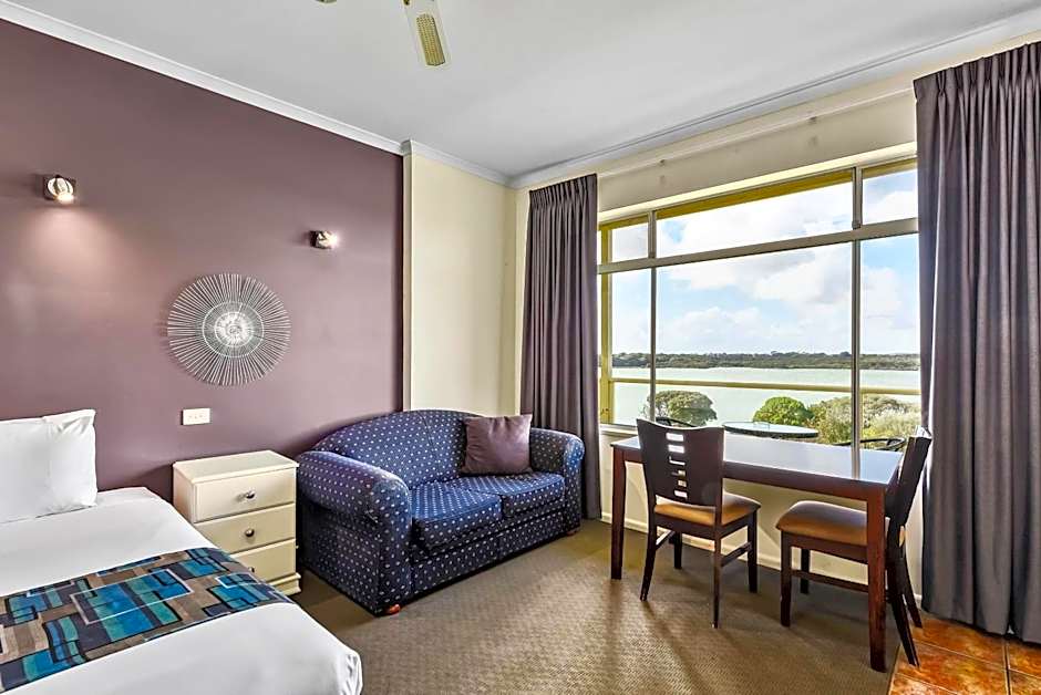 Lakeview Motel & Apartments