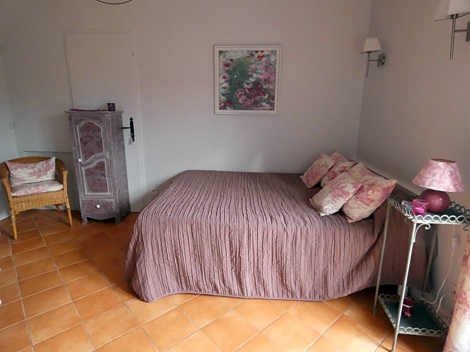 Les Petits Matins Bleus - Chambres d'hôtes "Les Pommiers"