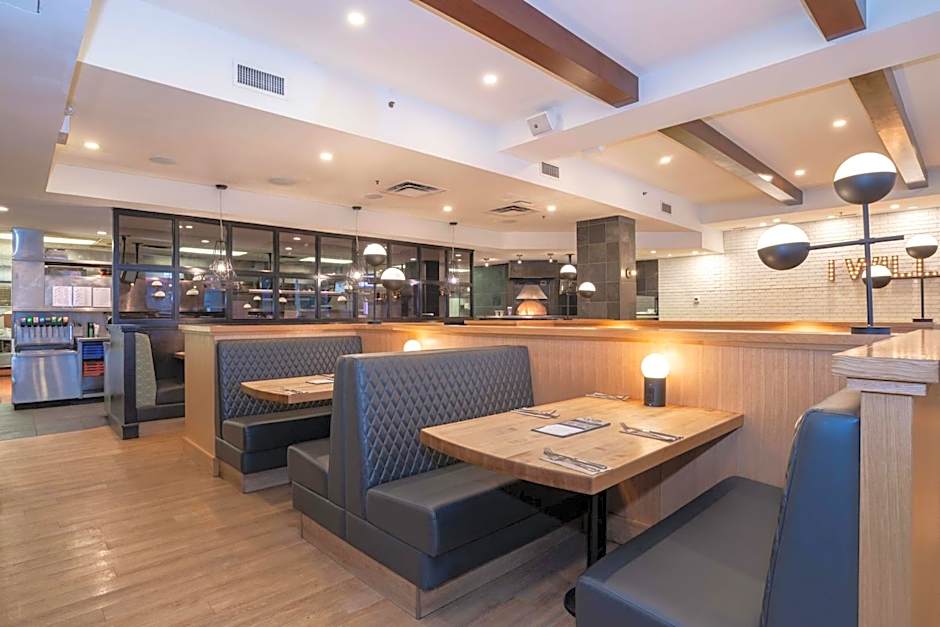 Sandman Signature Calgary Downtown Hotel