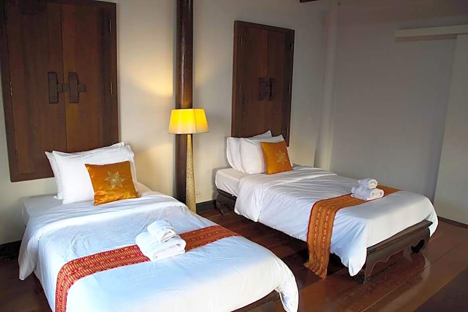 Ayutthaya Garden River Home