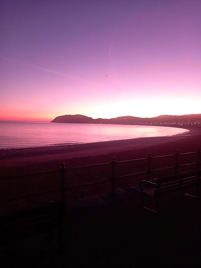 Glan Y Mor Hotel (Adult Only)