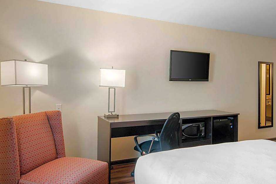 Econo Lodge Inn & Suites Springfield Main Street