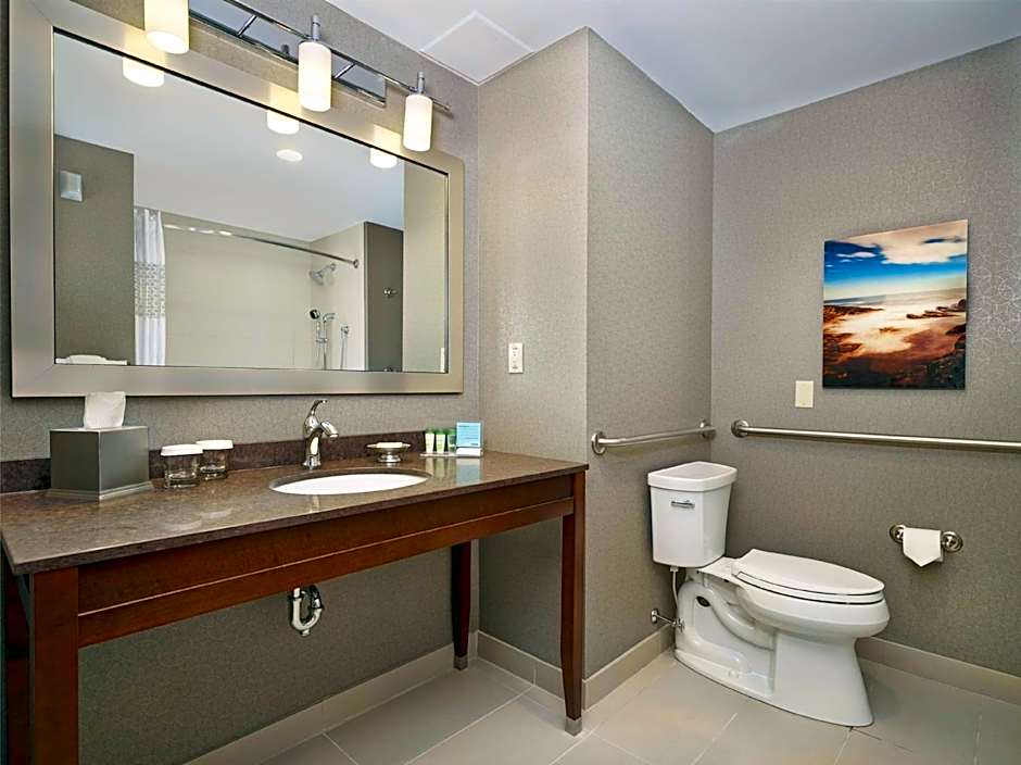 Hampton Halifax Downtown