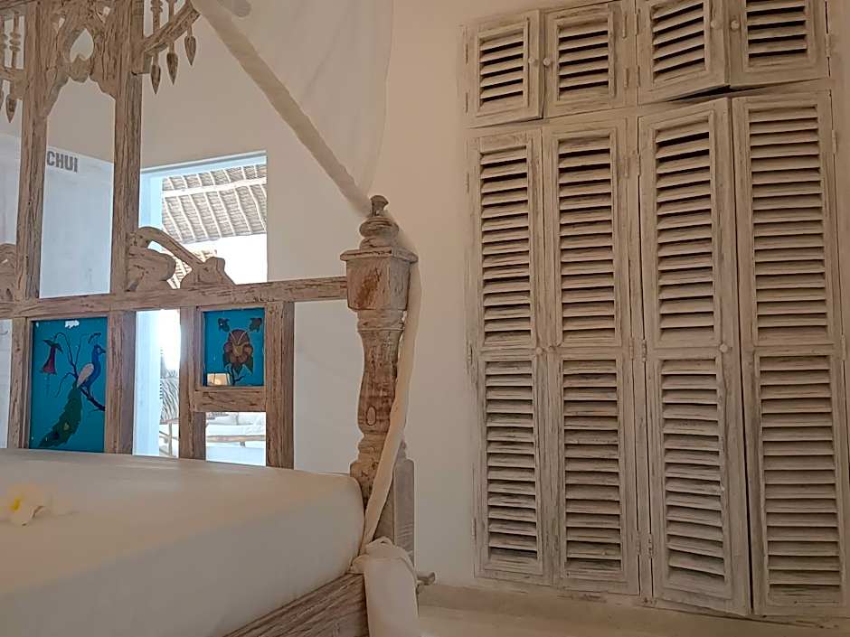 Pole Pole Beach House