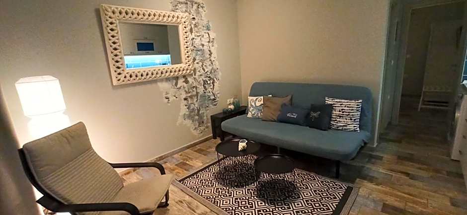 Pillbox Seafront Studios and Apartments