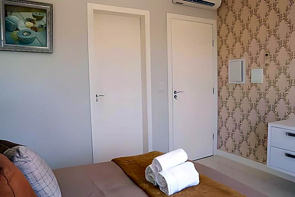 Sobrado com 1 suite 2 quarto ar 1km Shopping JL