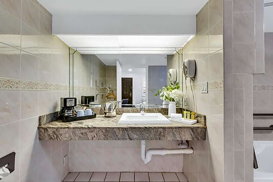 Napa Valley Hotel & Suites