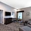 La Quinta Inn & Suites by Wyndham Huntsville Airport Madison