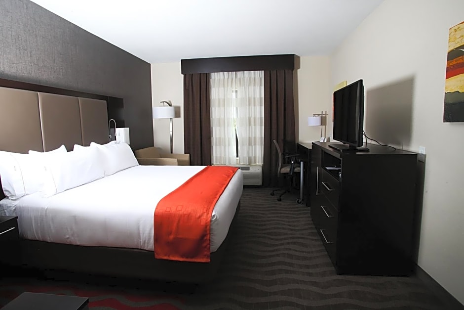 Holiday Inn Express & Suites Monroe