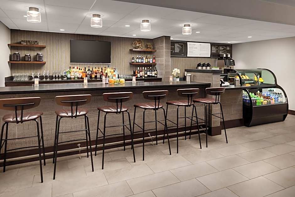 Courtyard by Marriott Manchester-Boston Regional Airport