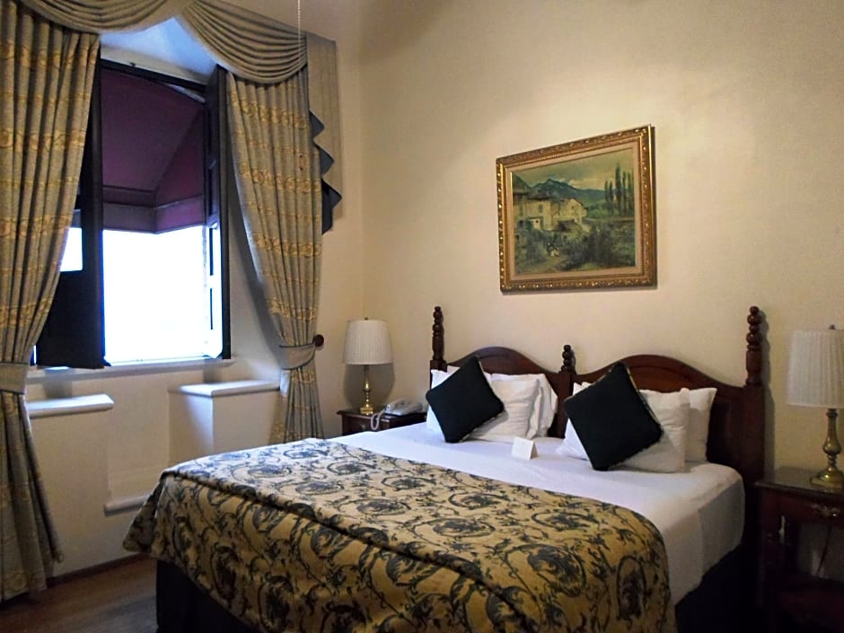 Hotel Virrey De Mendoza